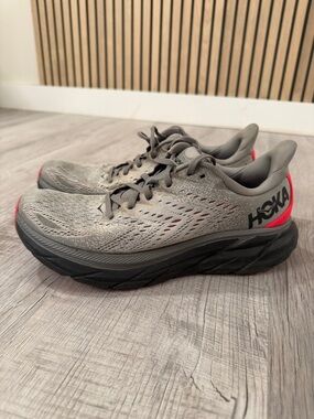 Hoka Gray Clifton 8 Running Sneakers with Pink Heel Accent Size 9 Women’s